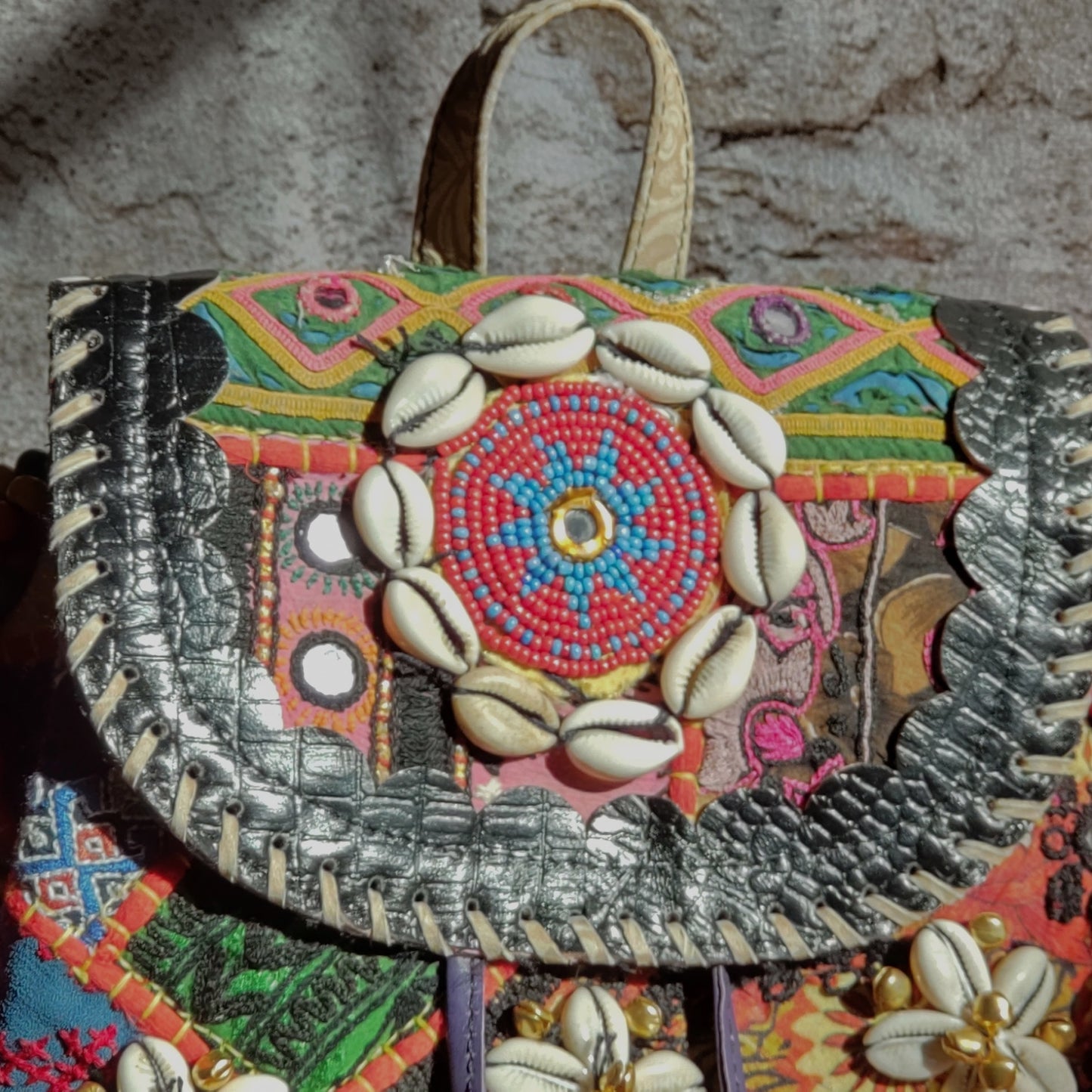 BLB-42 レッドアフガンビーズxマルチカラー飾りじゃらじゃらエスニックリュック(L)