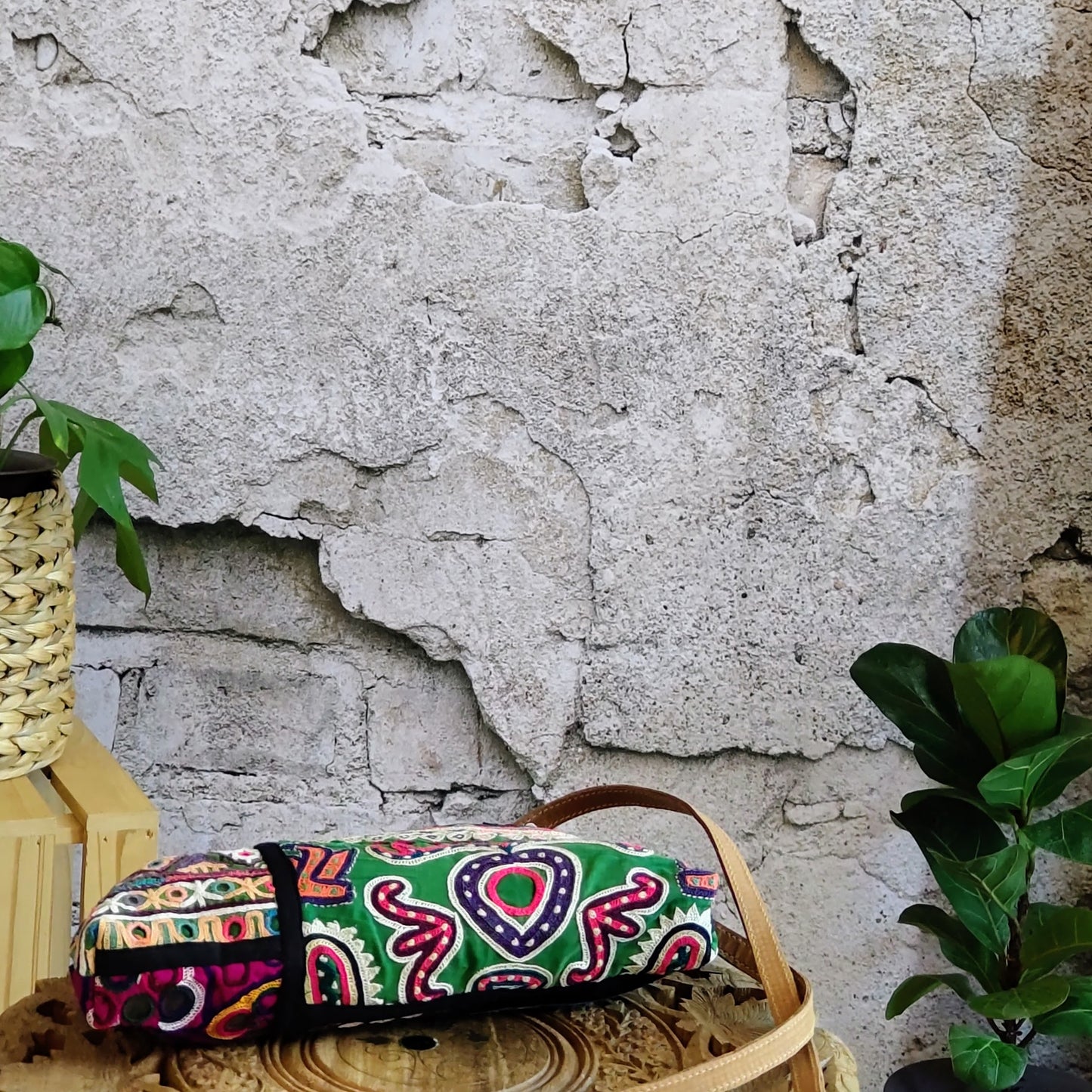 BSS-60a パープルxグリーンバンジャラがまぐちエスニックショルダーバッグ(S)