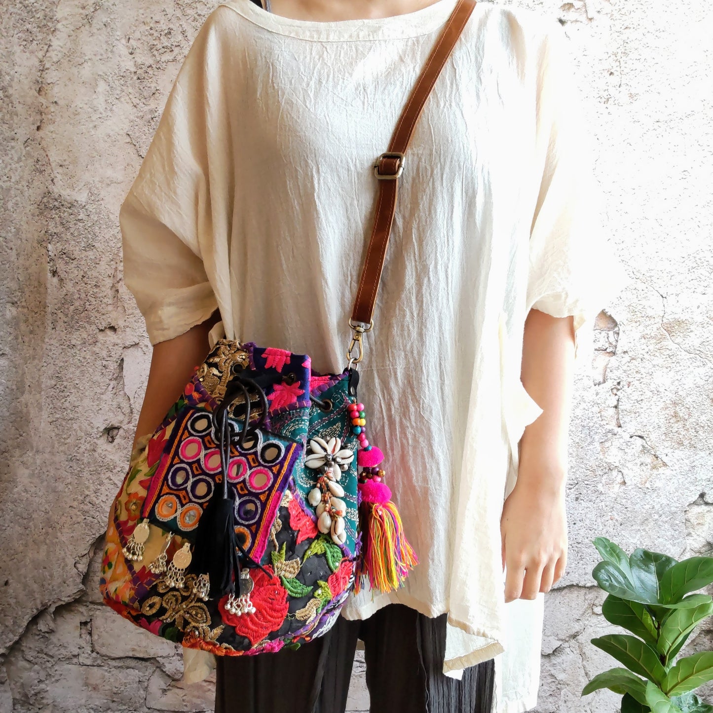 BSS-76c巾着型ミラー刺繍2wayエスニックショルダーバッグ(S)
