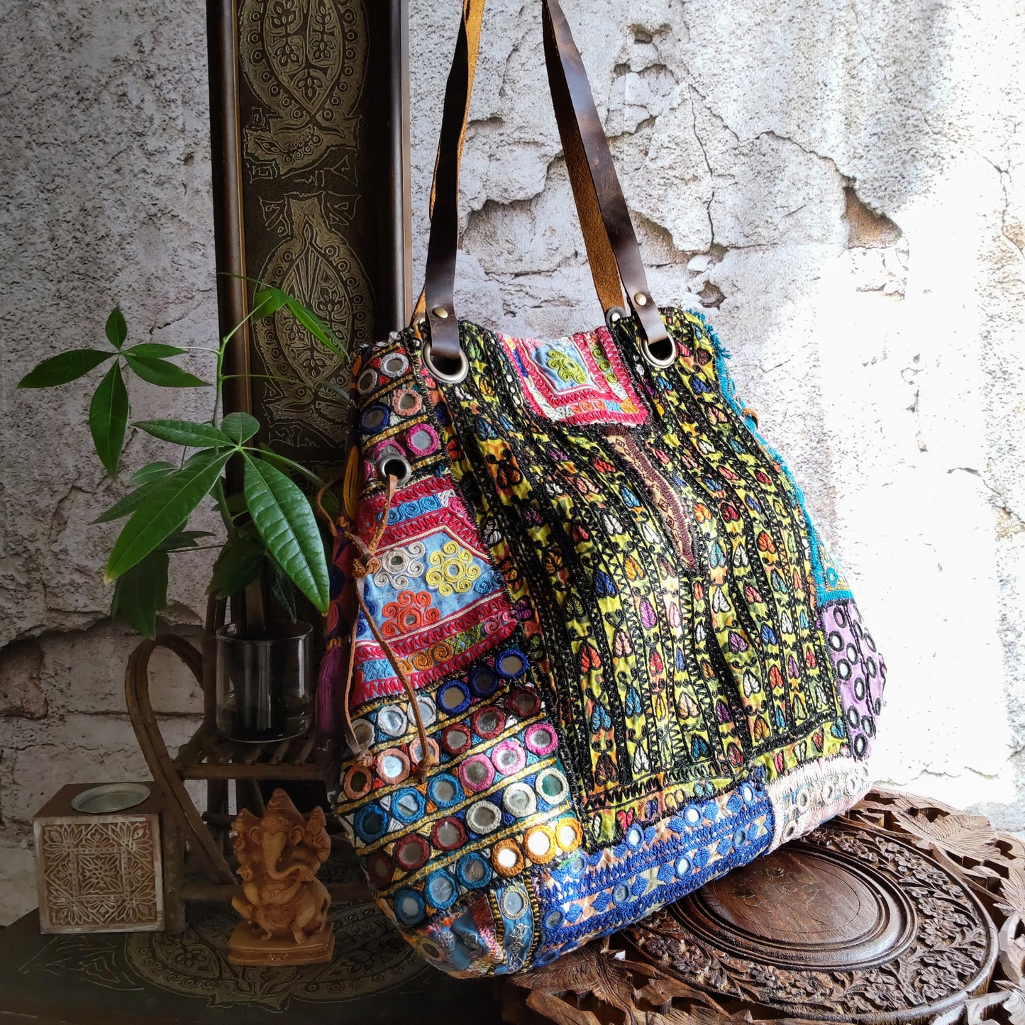 BLT-81b レザーハンドルミラー刺繍エスニックトートバッグ(L)