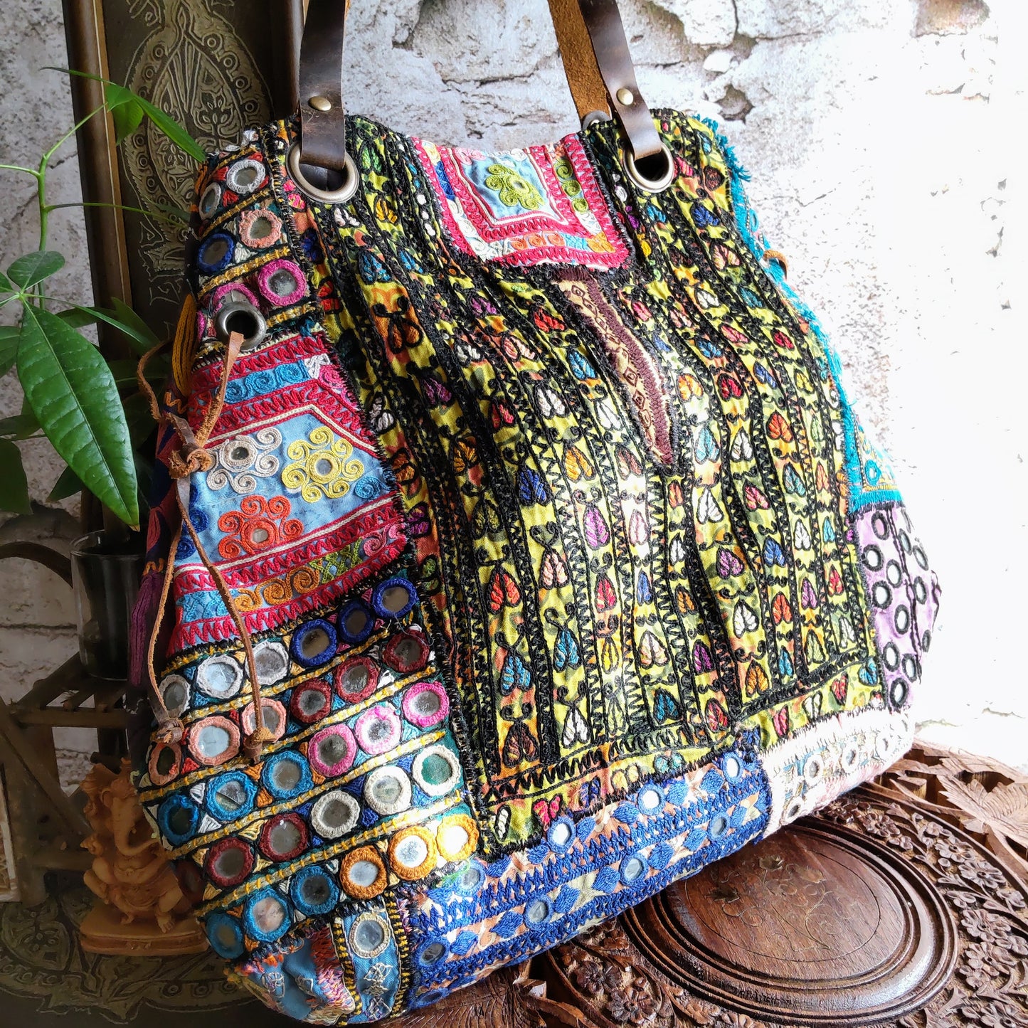 BLT-81b レザーハンドルミラー刺繍エスニックトートバッグ(L)
