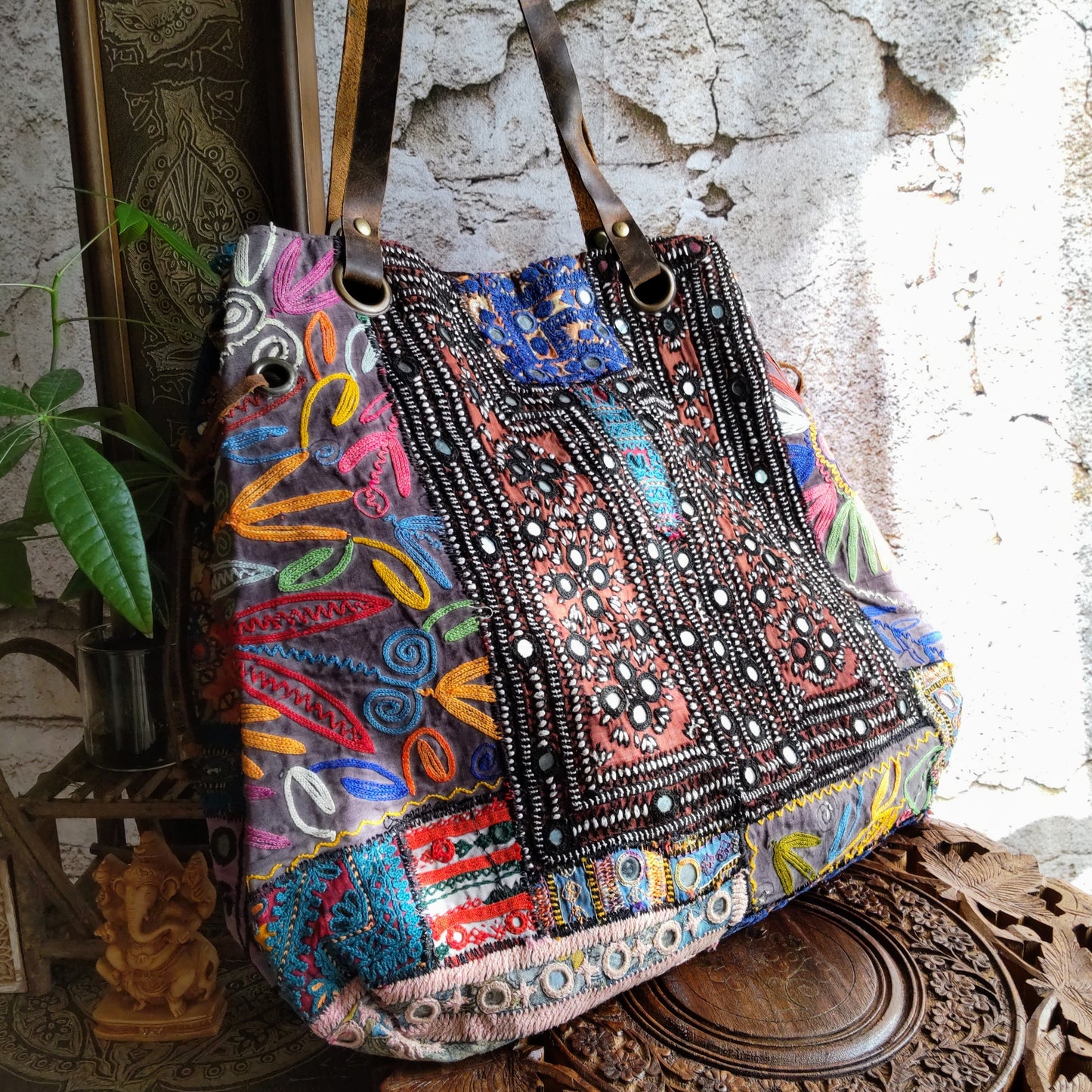 BLT-81b レザーハンドルミラー刺繍エスニックトートバッグ(L)