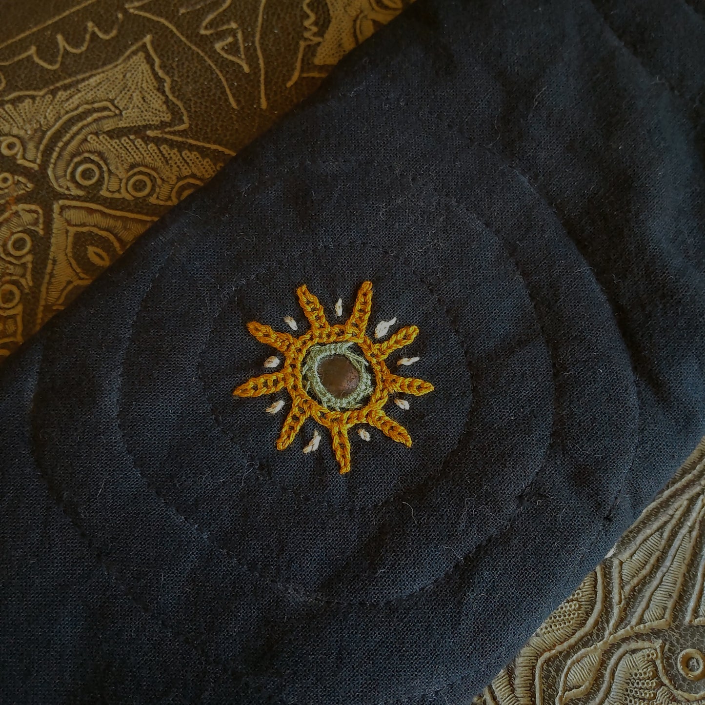 RP-112a ラバリ刺繍スマホポーチ