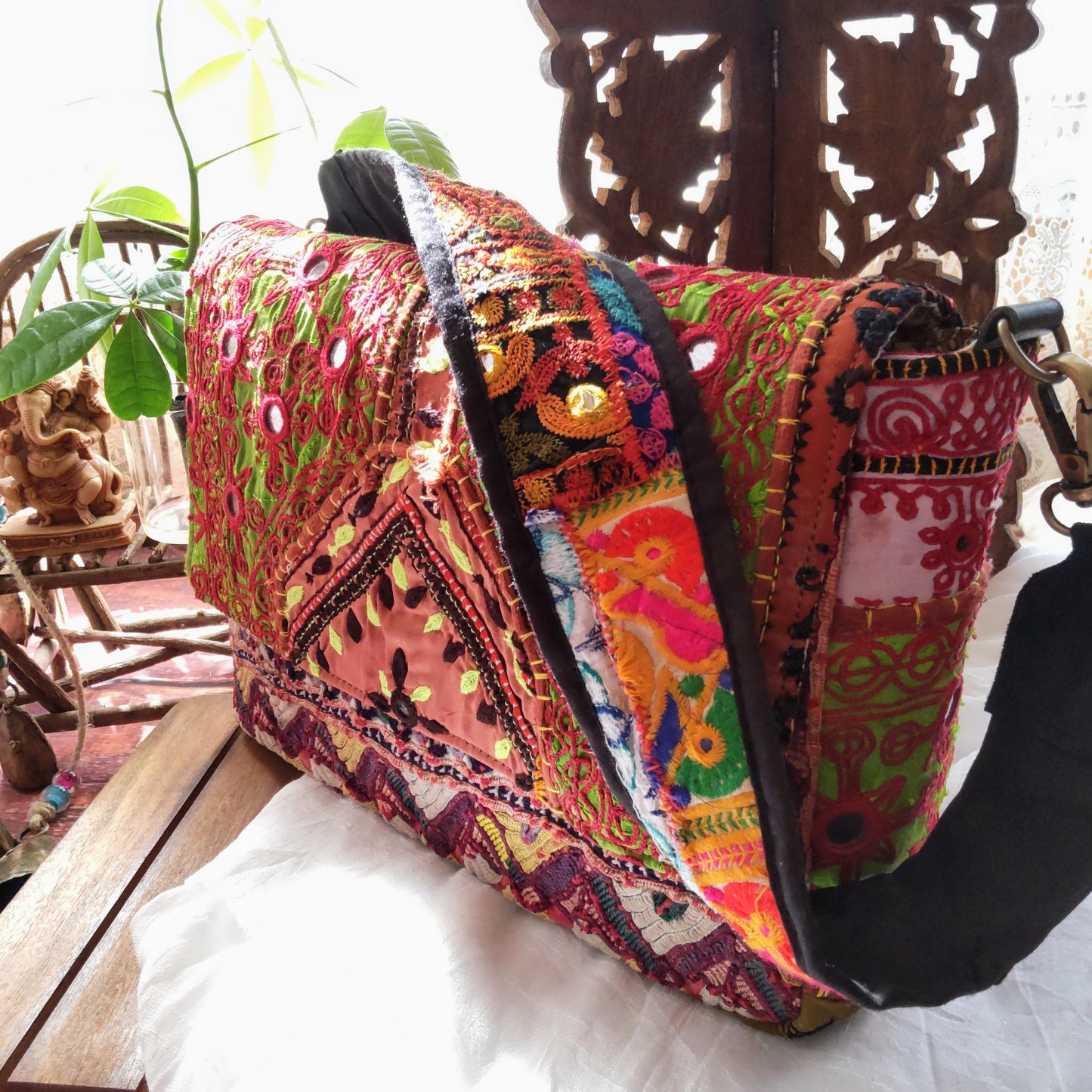【受注製作】soBMS-80b 《刺繍ストラップS》グリーン・茶系ミラー刺繍のセミオーダーショルダーバッグ