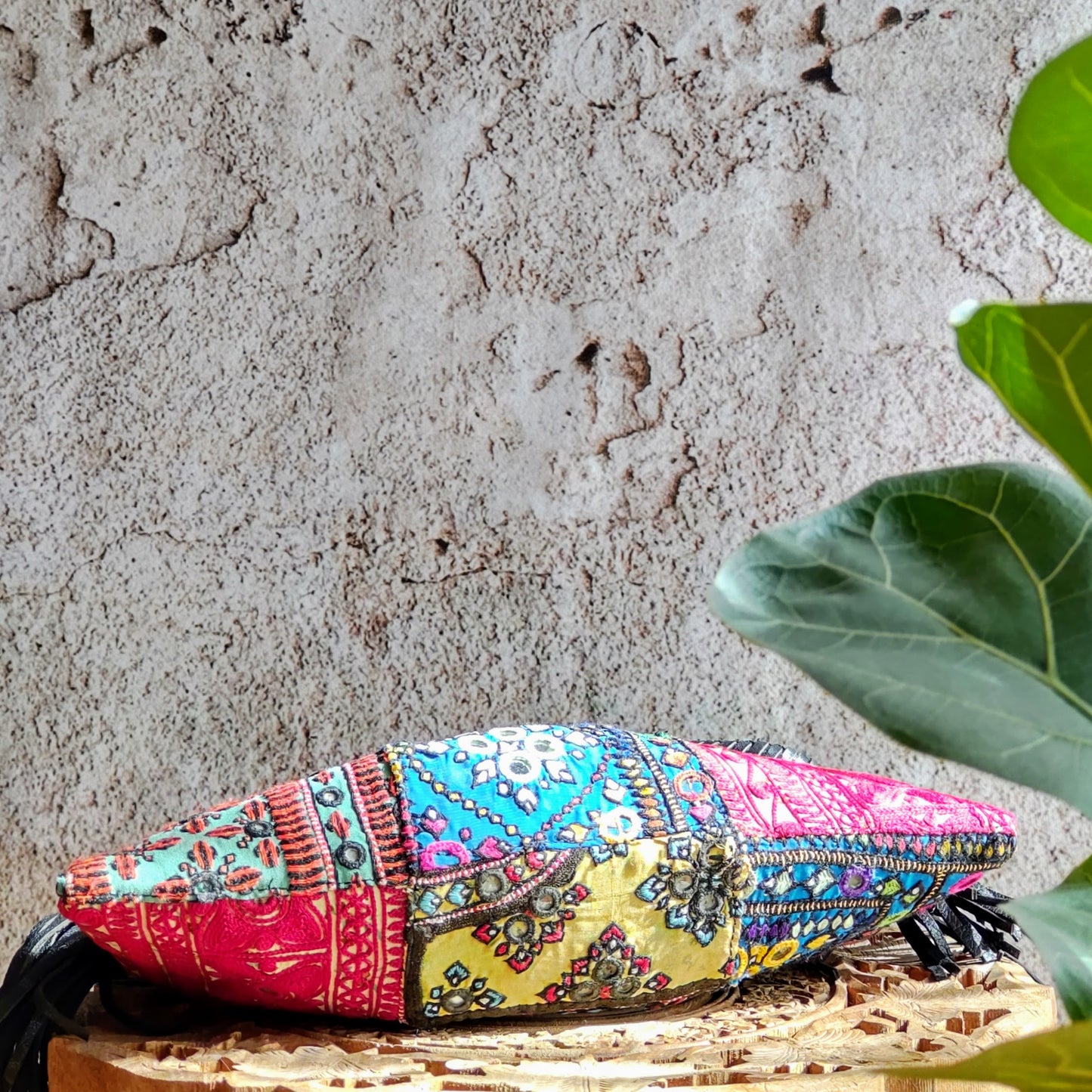 BSS-59a マルチカラーx黒レザーストラップバンジャラエスニックショルダーバッグ(S)