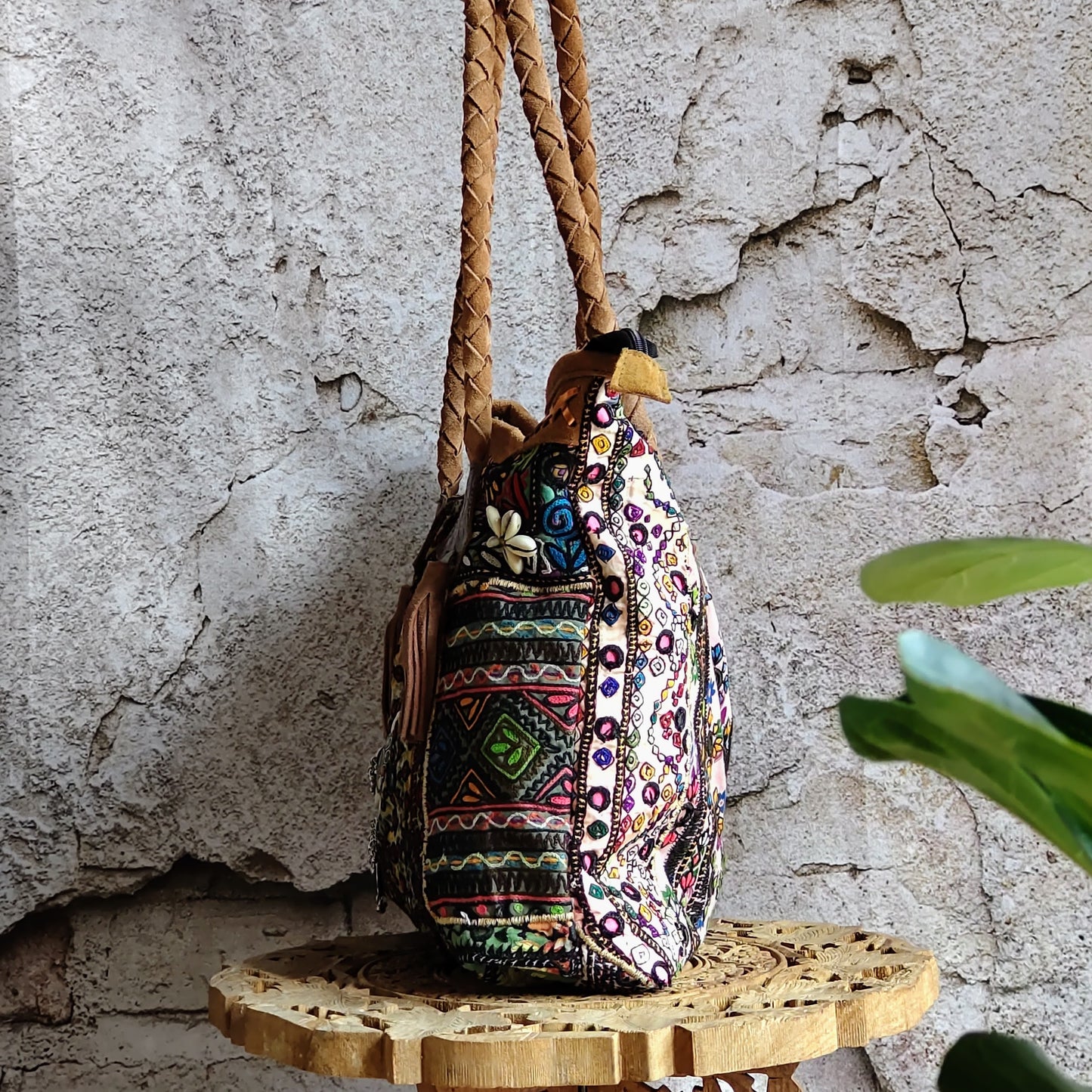 BLT63aマルチカラーxピンク茶レザーハンドルエスニックバッグ(L)