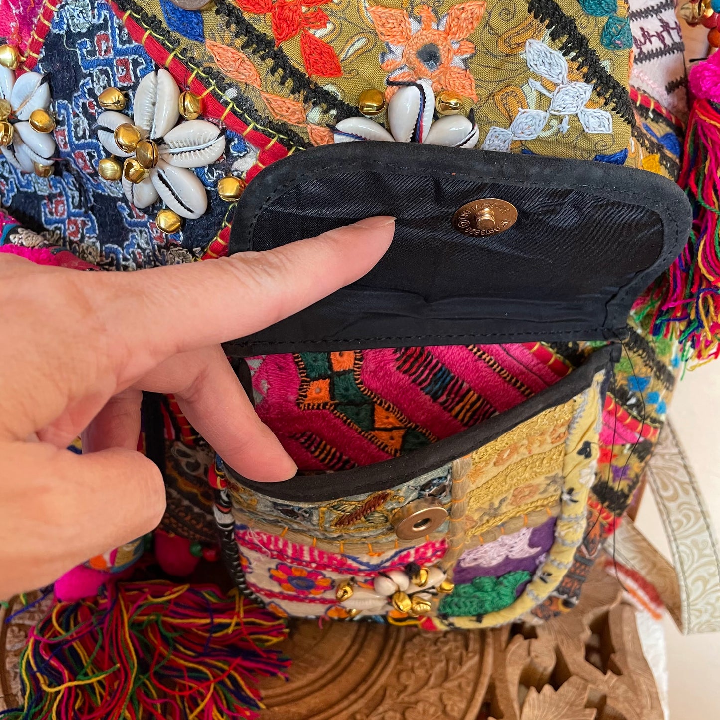 BLB-41 ブルーアフガンビーズxマルチカラー飾りじゃらじゃらバンジャラリュック(L)