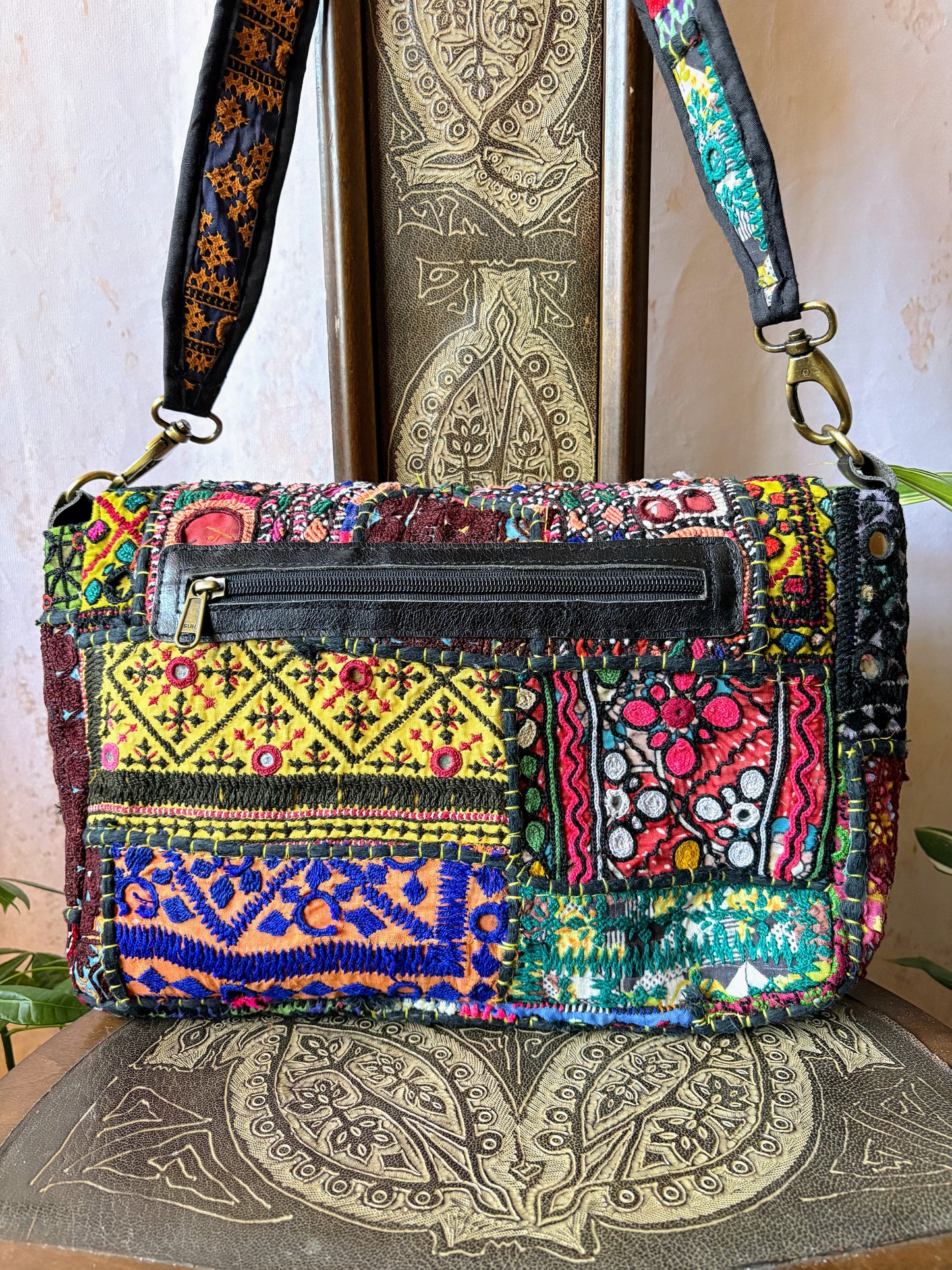 NSM-137f【光舞】ミラー刺繍エスニックフラップショルダーバッグ(M)