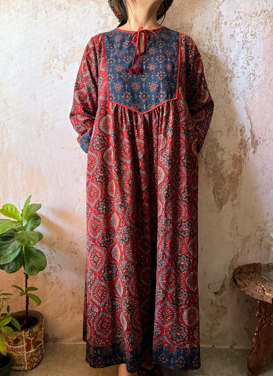 AF-005,1/1 アジュラックロングフレアワンピース/レッドxネイビー