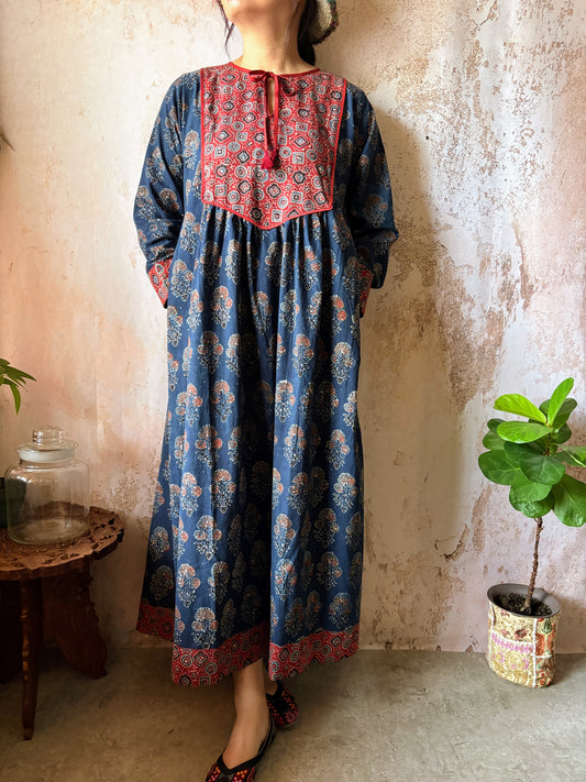 AF-007,3/3 アジュラックロングフレアワンピース/ネイビーxレッド