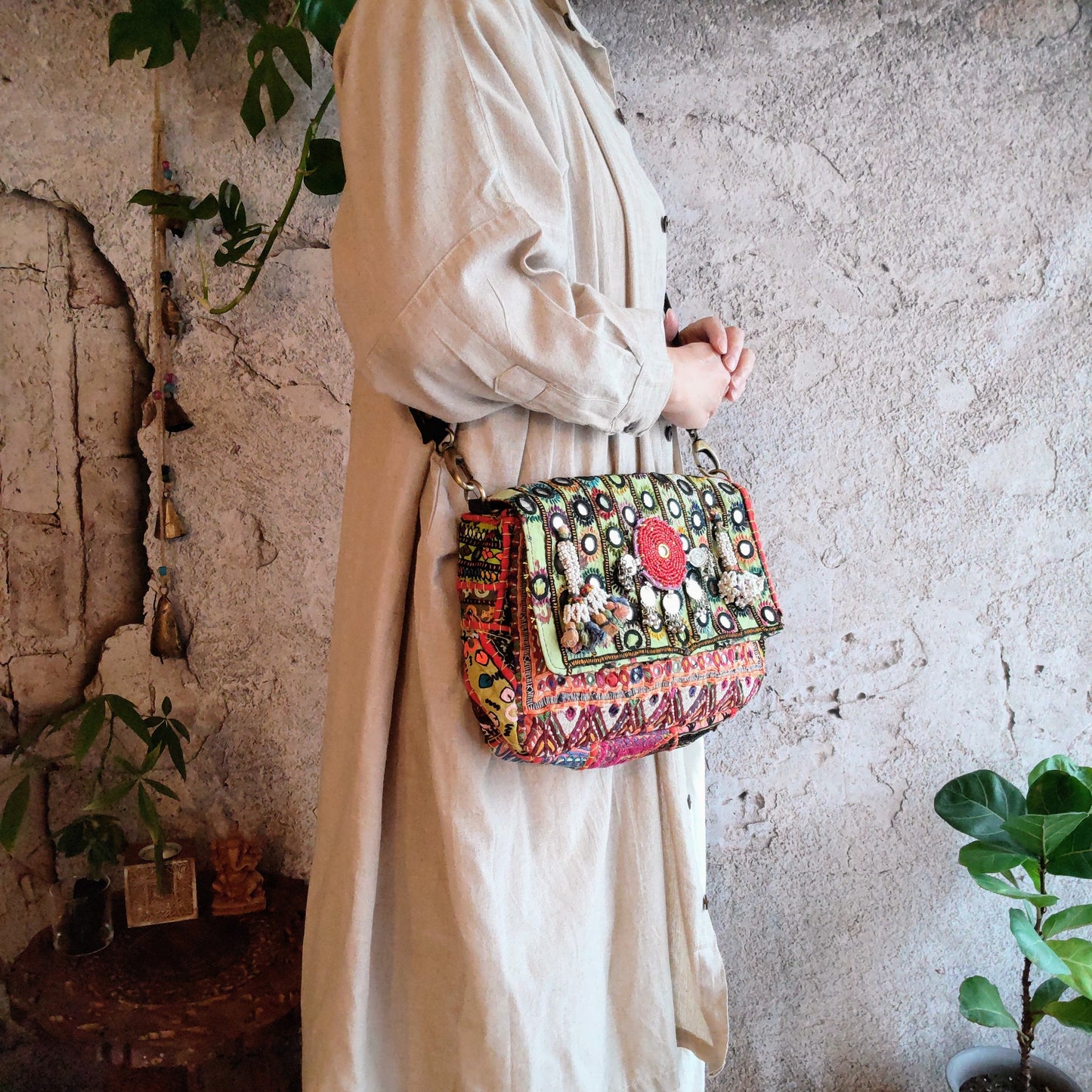 BMS-100a~e ミラー刺繍じゃらじゃらエスニックショルダーバッグ(M)
