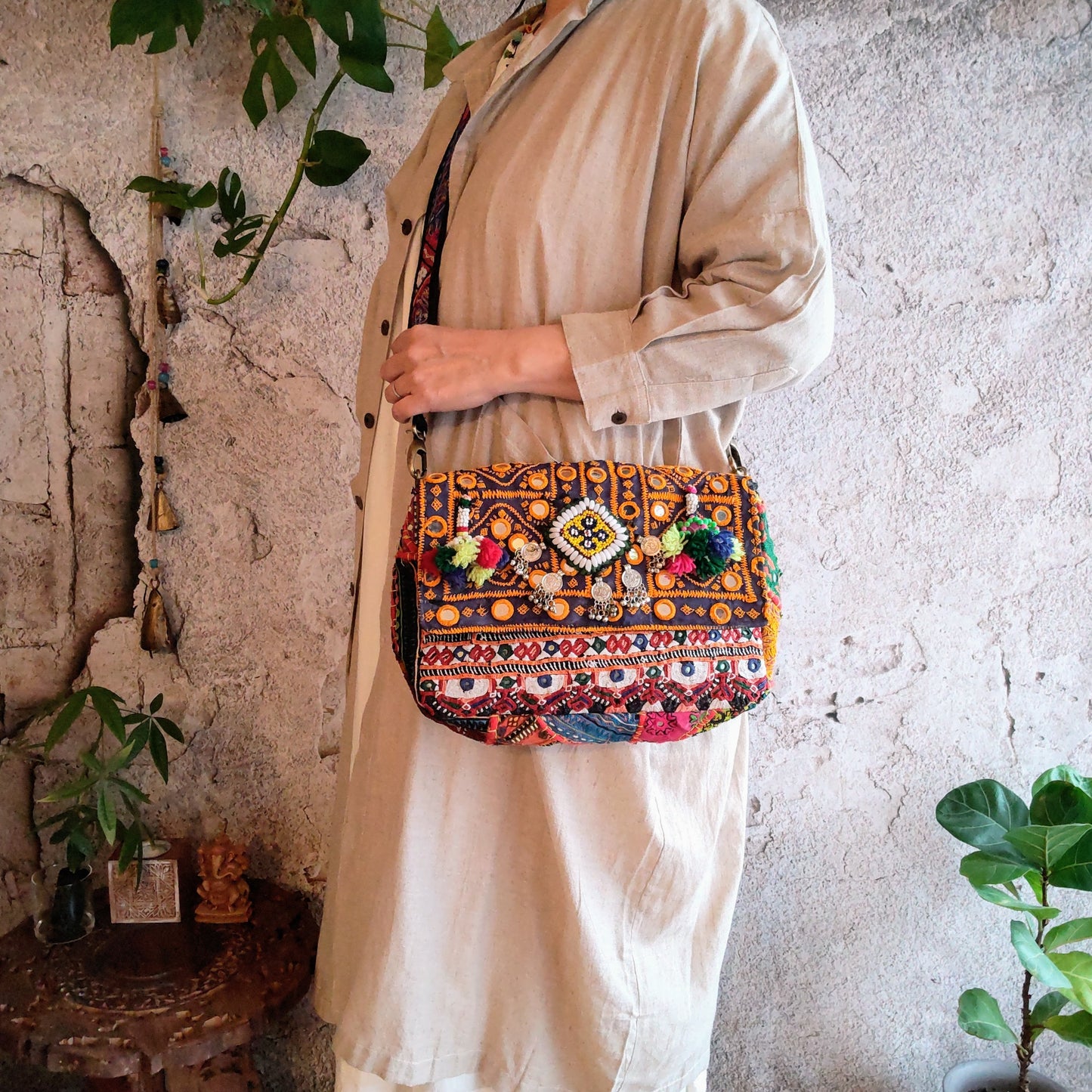 BMS-100a~e ミラー刺繍じゃらじゃらエスニックショルダーバッグ(M)