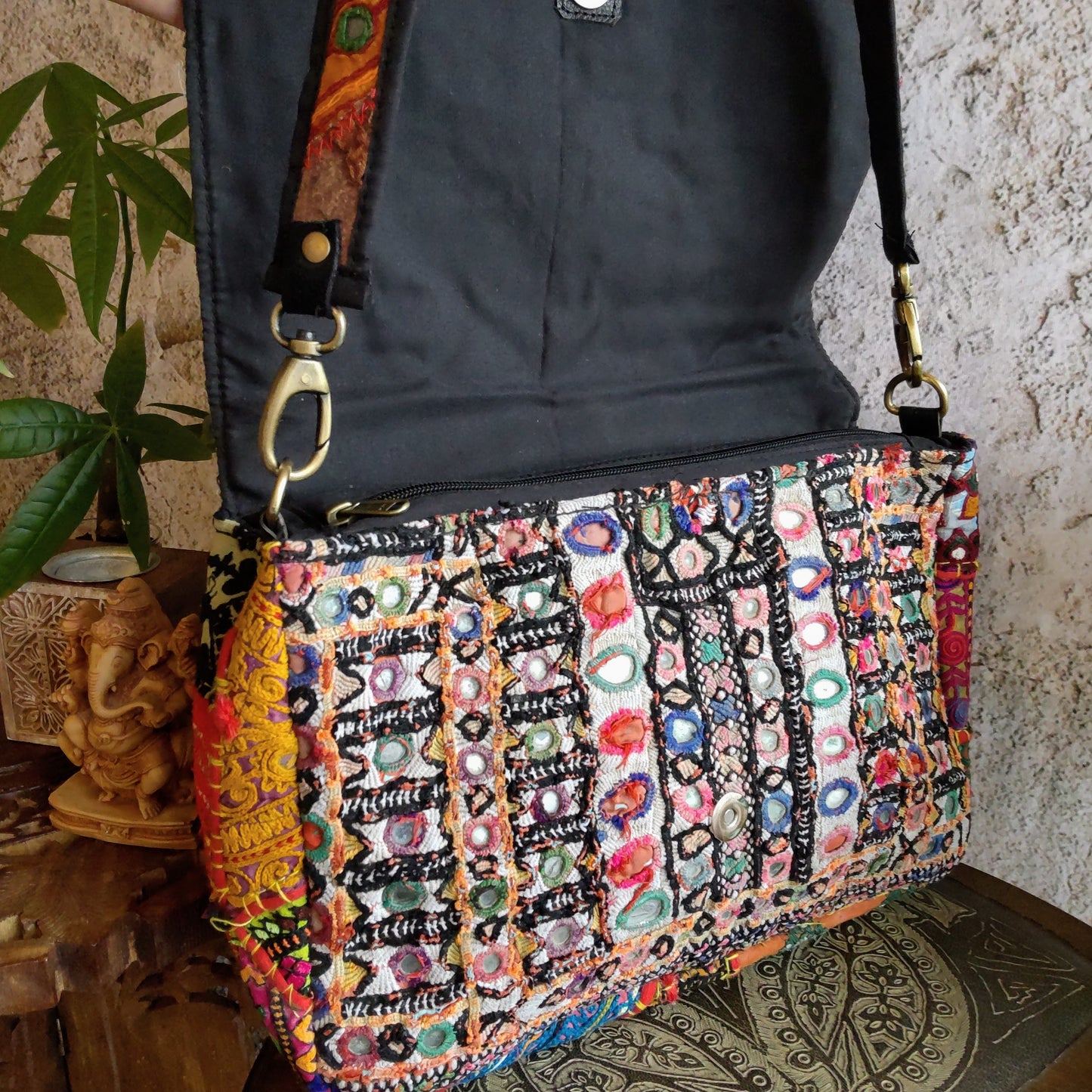 BMS-100a~e ミラー刺繍じゃらじゃらエスニックショルダーバッグ(M)