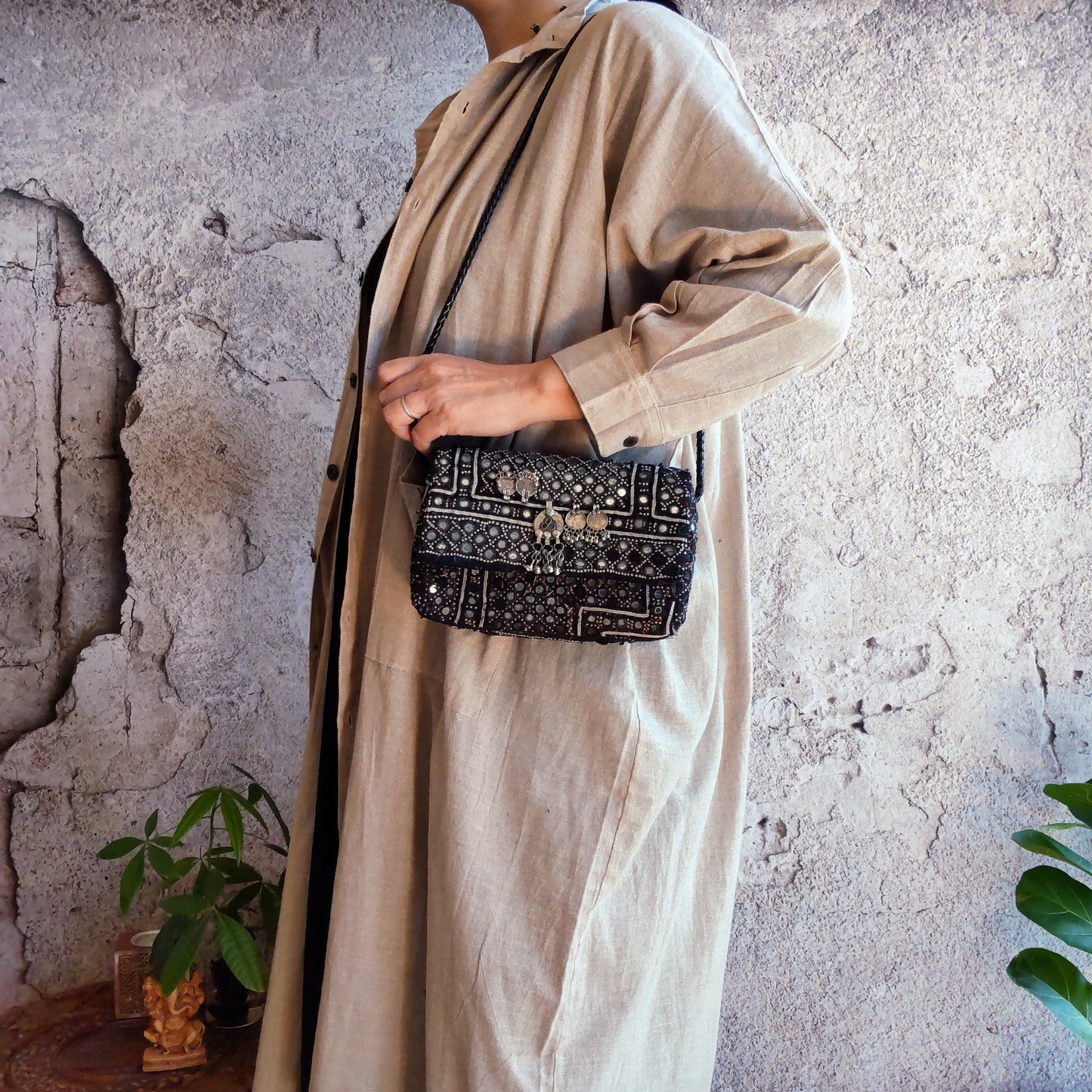 BSS-111b ブラックミラー刺繍エスニックショルダーバッグ(S)