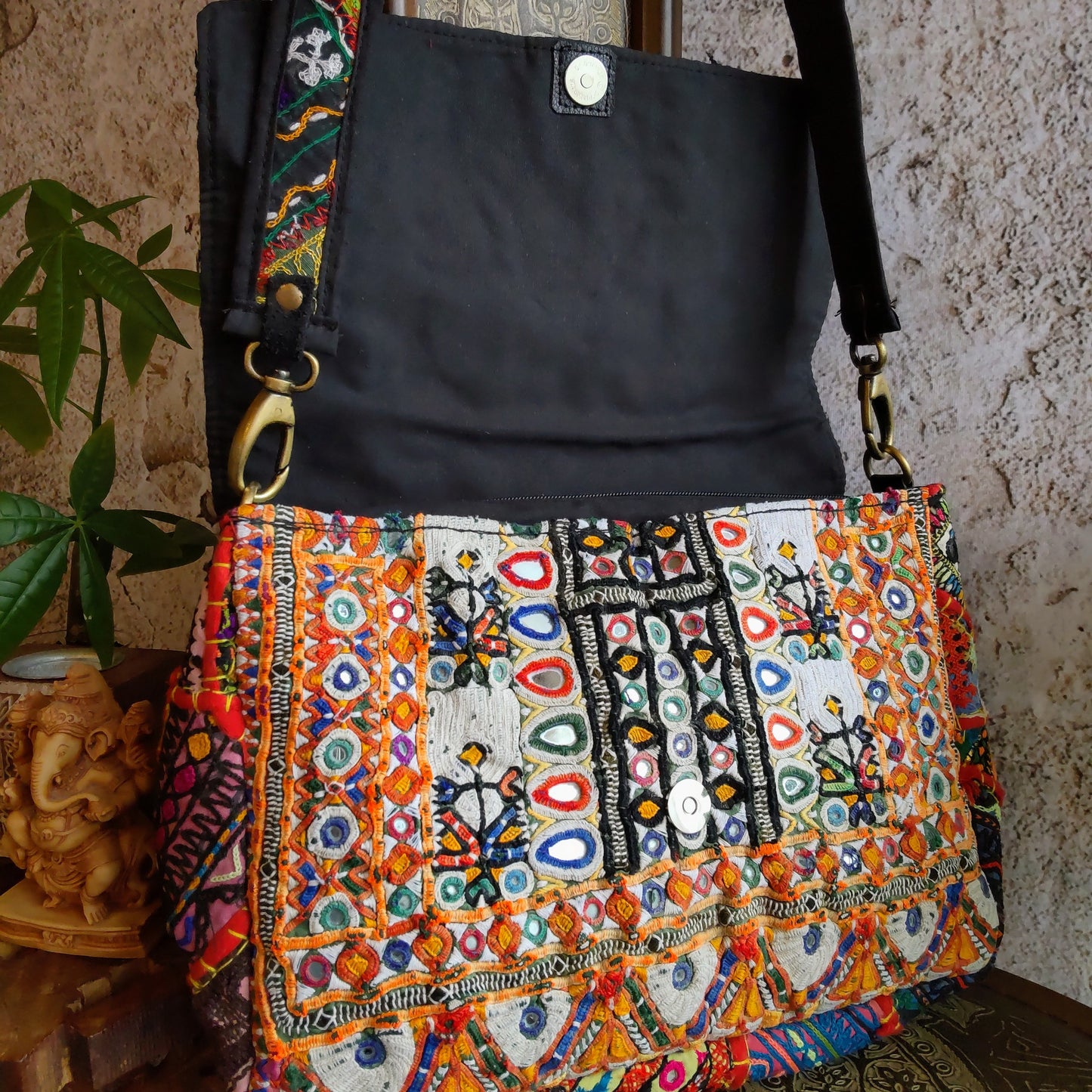 BMS-100a~e ミラー刺繍じゃらじゃらエスニックショルダーバッグ(M)