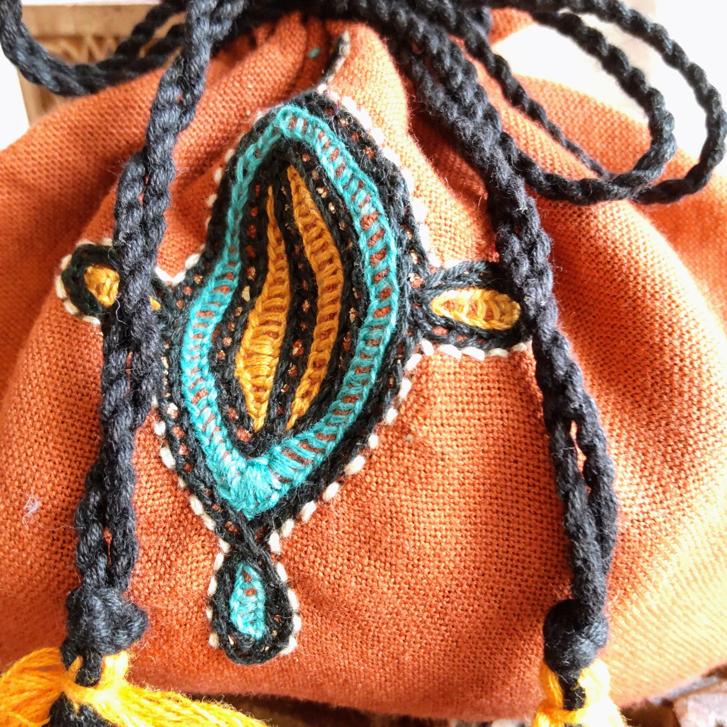 RPS-126a~m ラバリ刺繍ミニポーチ