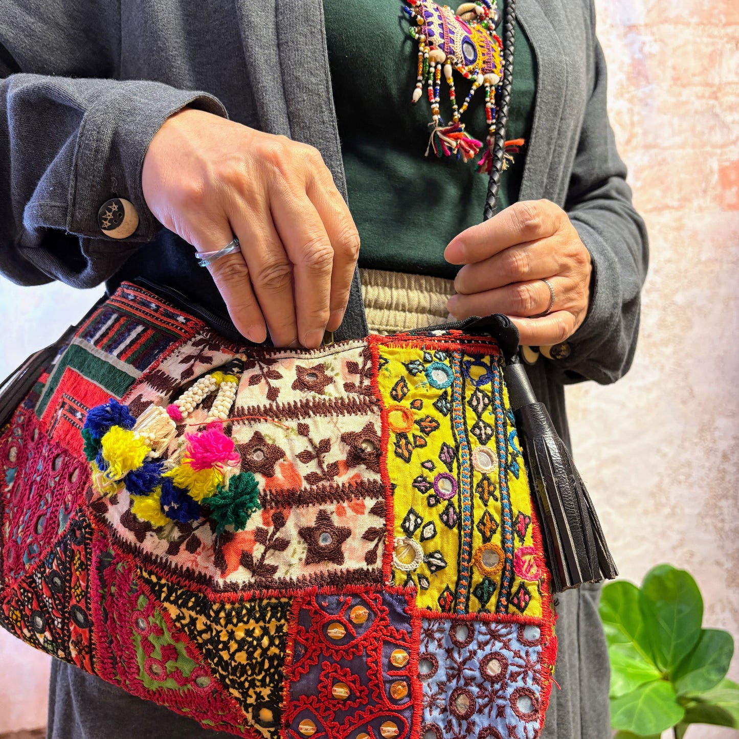 NSS-123e ミラー刺繍パッチワークエスニックショルダーバッグ (S)