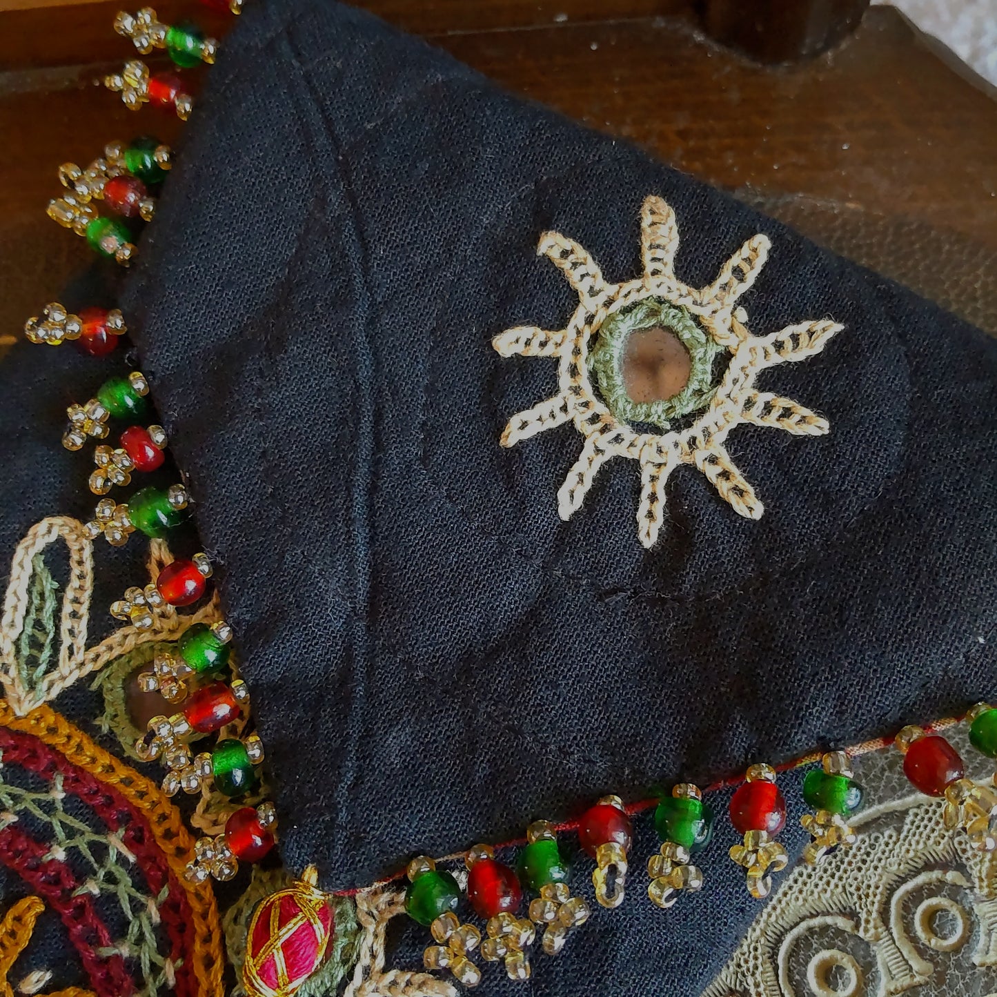 RP-112a ラバリ刺繍スマホポーチ